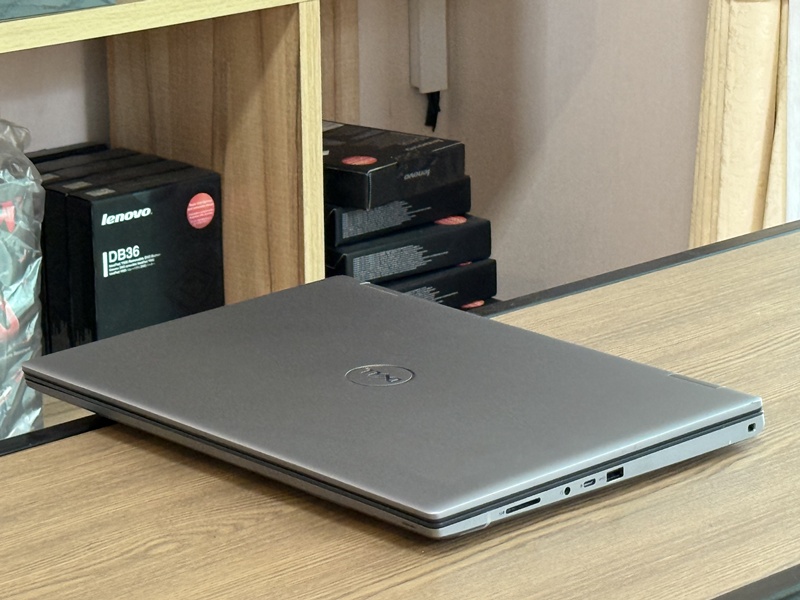 Dell Precision 7670 Mobile