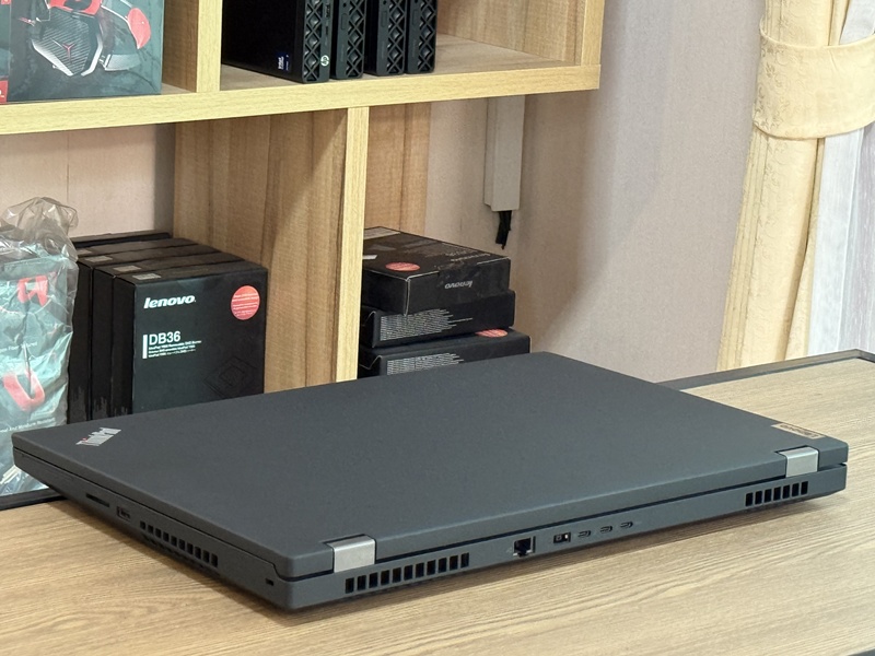 Lenovo ThinkPad P17 G2