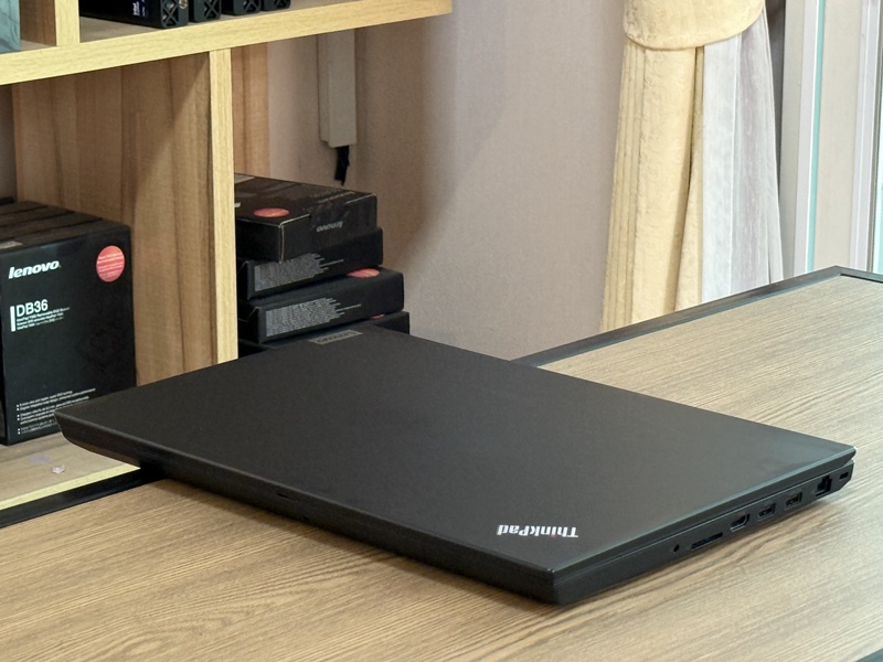 Lenovo Thinkpad P15v G3