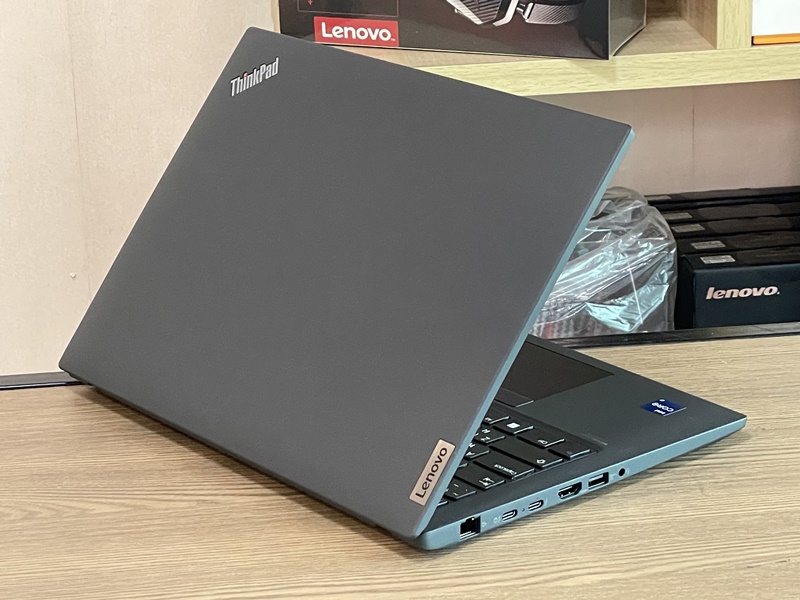 Lenovo Thinkpad P4s G3 มี LTE