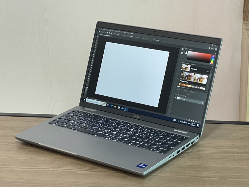 Dell Precision 3561