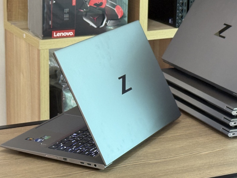 HP ZBook Studio 15 G8 Mobile Workstation