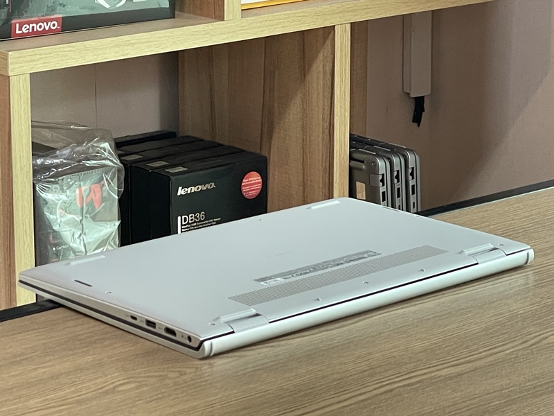 DELL Inspiron 3530-