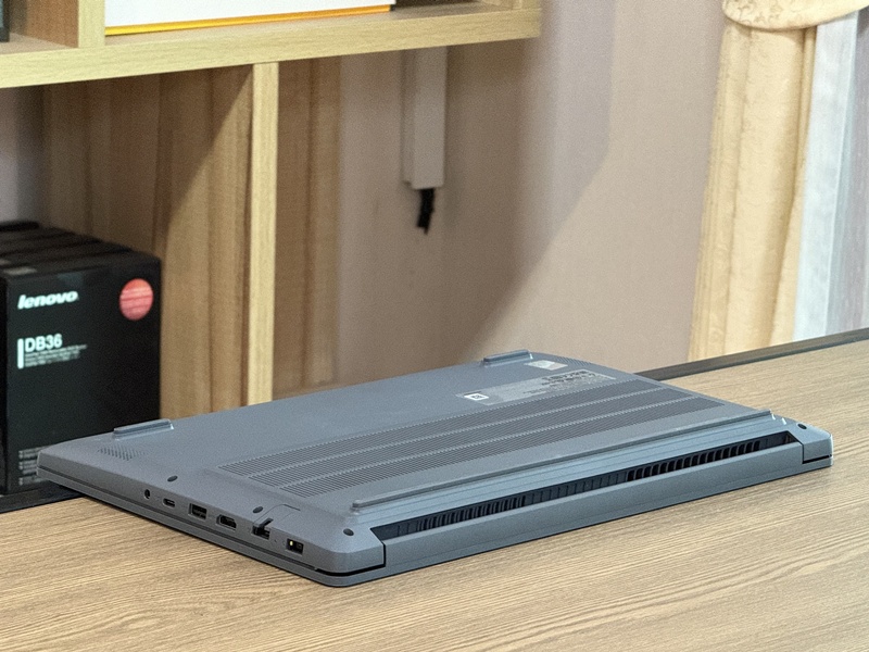 Lenovo LOQ 15ARP10E