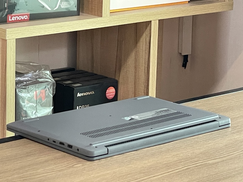 Lenovo IdeaPad Slim 3 15AMN8